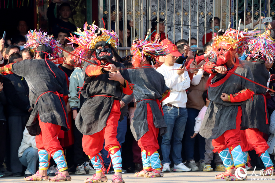 皂隶舞又名“乡人傩”，是古代“傩舞”的一种。人民网记者 林盈摄